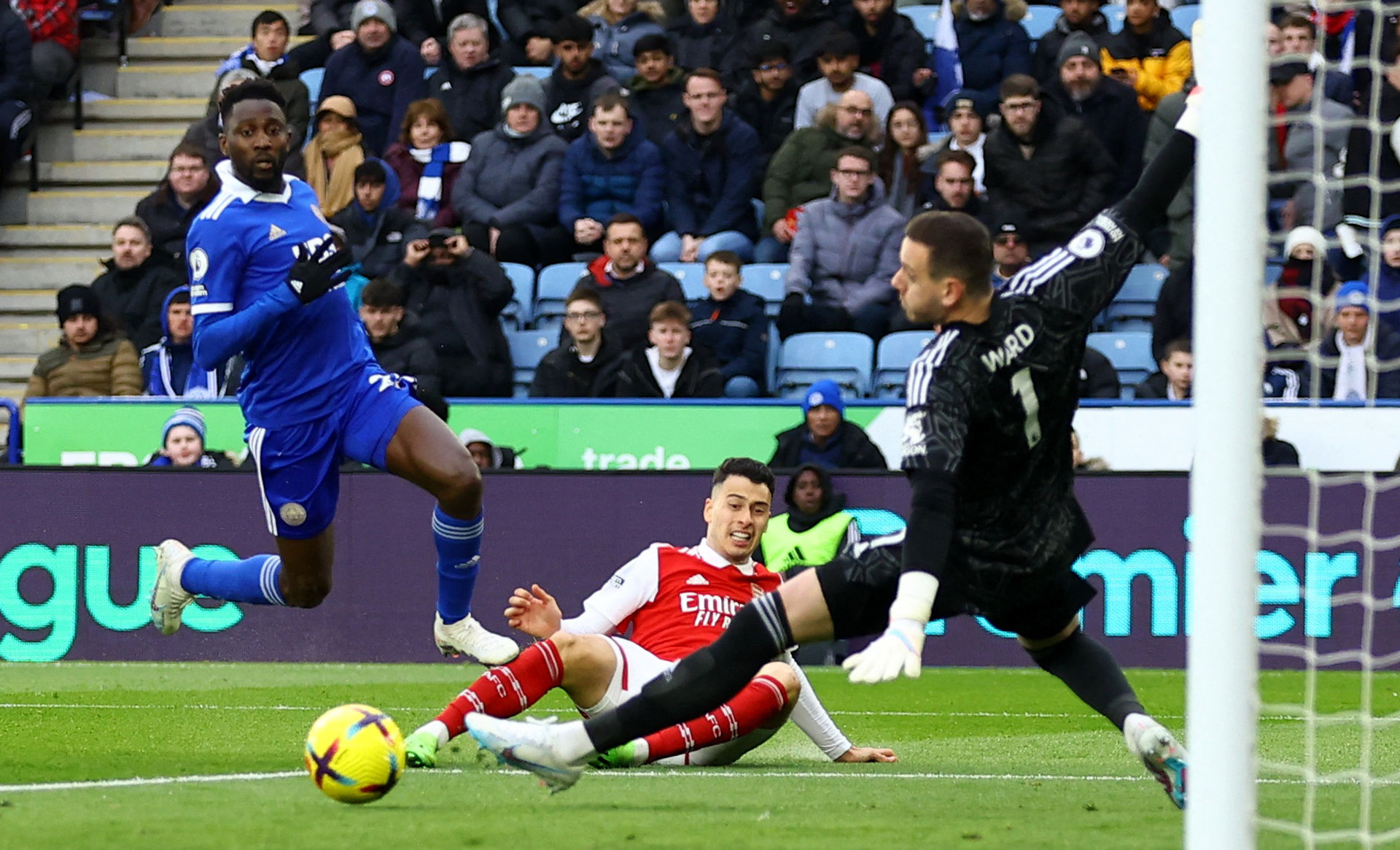 和前锋莱万 和前锋莱万